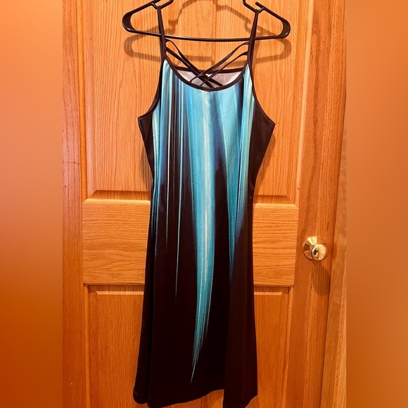 NWOT Women’s XL Color Block Slip Dress w/ Cross Strap Detail in Teal & Black - Picture 10 of 10
